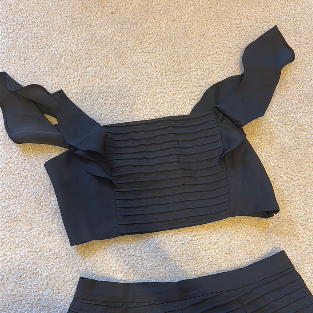 Chic Black Ruffled Crop Top